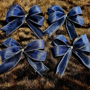 Elegant Navy Blue Velvet Bows